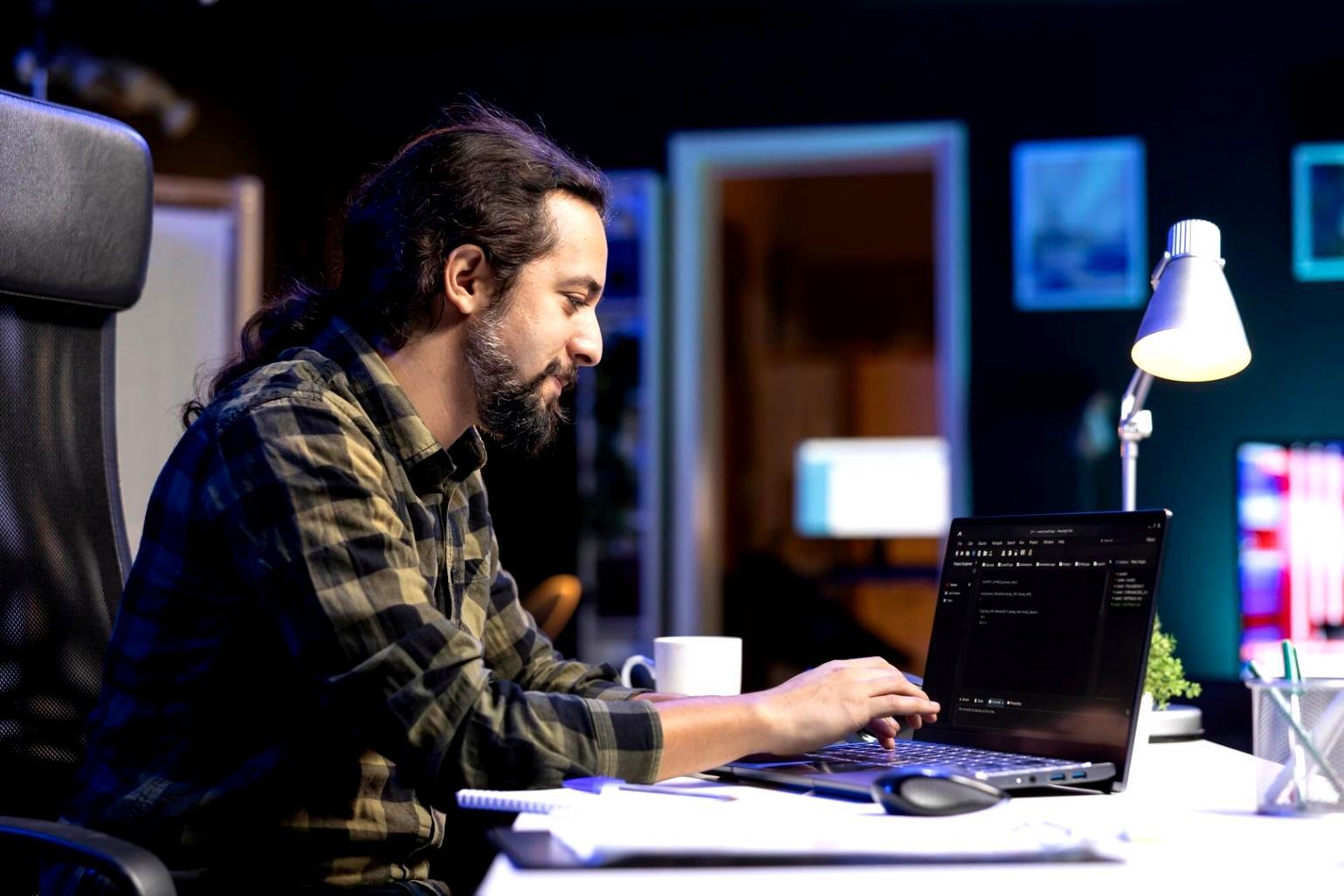 Oyun motoru üzerinde çalışan gerçek zamanlı karakter animasyon sistemi geliştirme